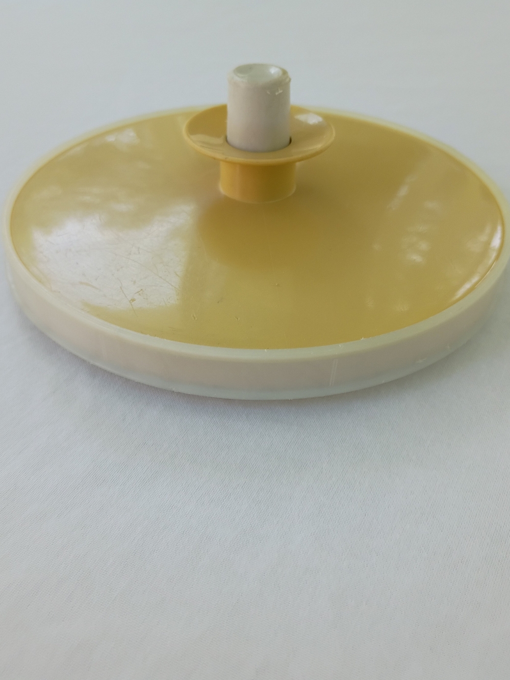 Vintage Tupperware Lid Push Button 2 Qt Pitcher 801 Harvest Gold Yellow & White